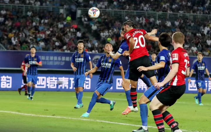 1535101508414069262.jpg 1-国际足球俱乐部超级杯比赛现场.jpg